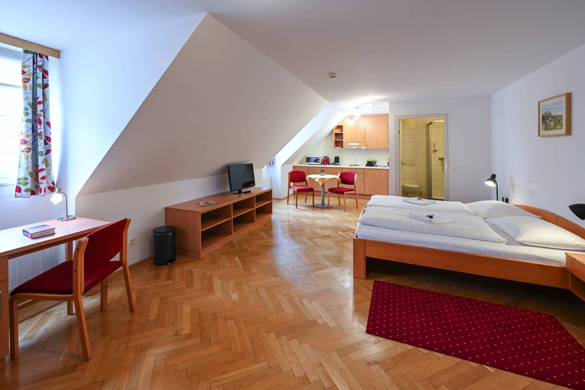 2025 Gaestehaus im Priesterseminar Salzburg ©Naghshi 108